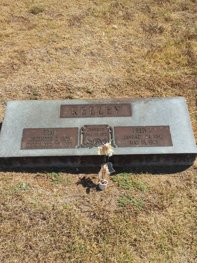 Fred J. Kelley's grave. Photo 1