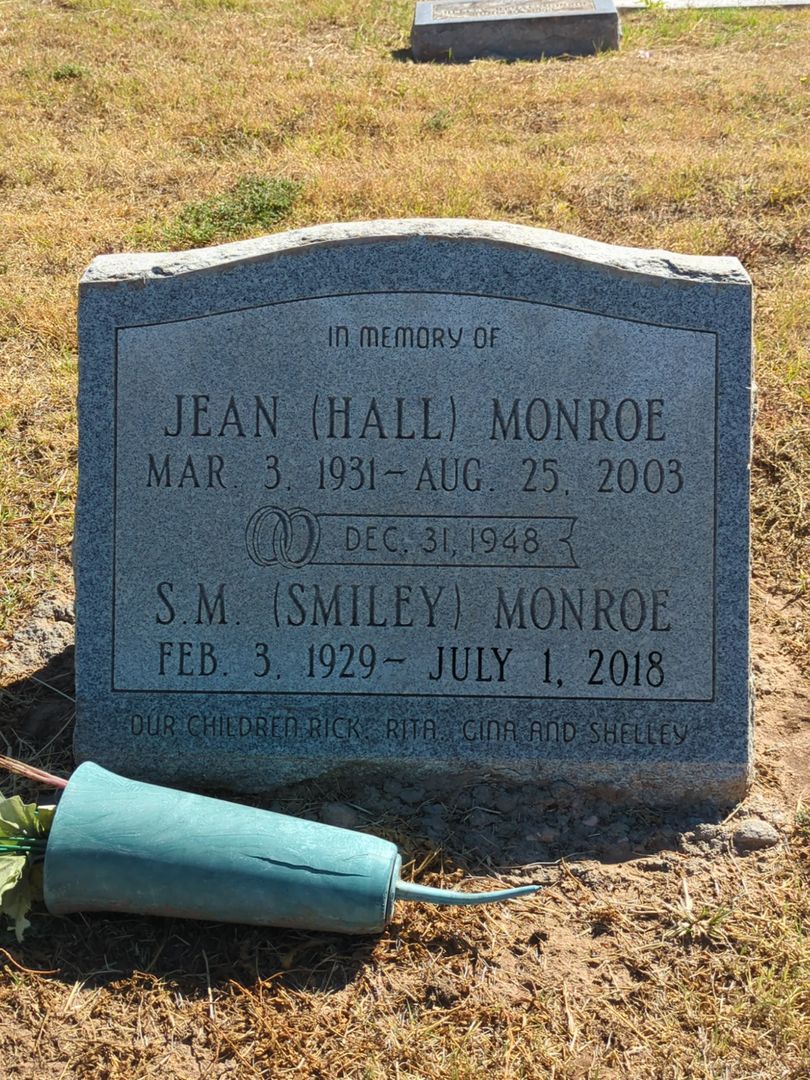 Jean Hall Monroe's grave. Photo 1