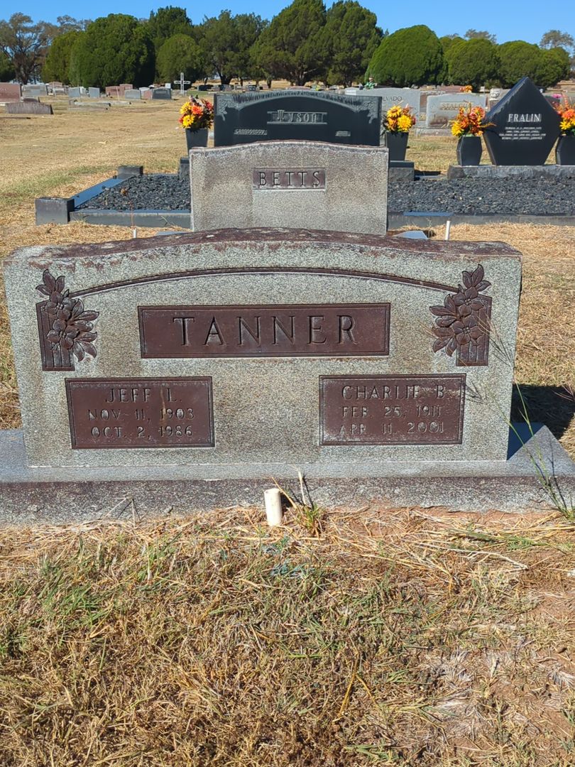 Jeff L. Tanner's grave. Photo 1