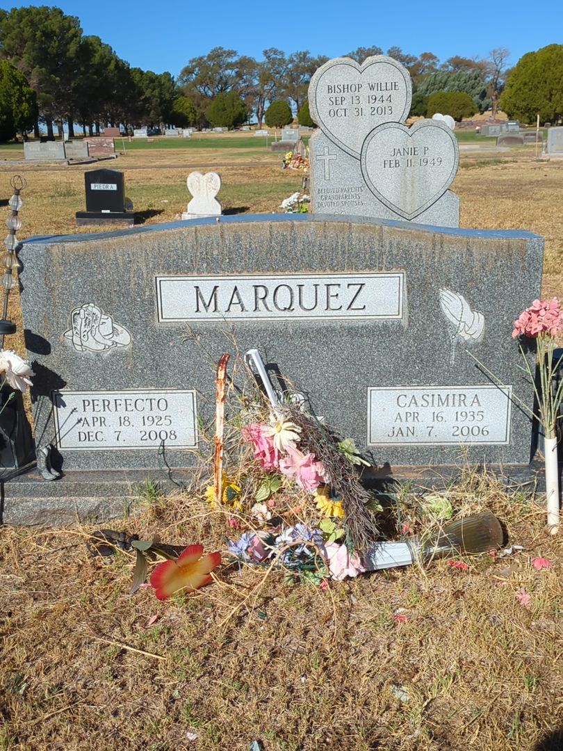 Perfecto Marquez's grave. Photo 1
