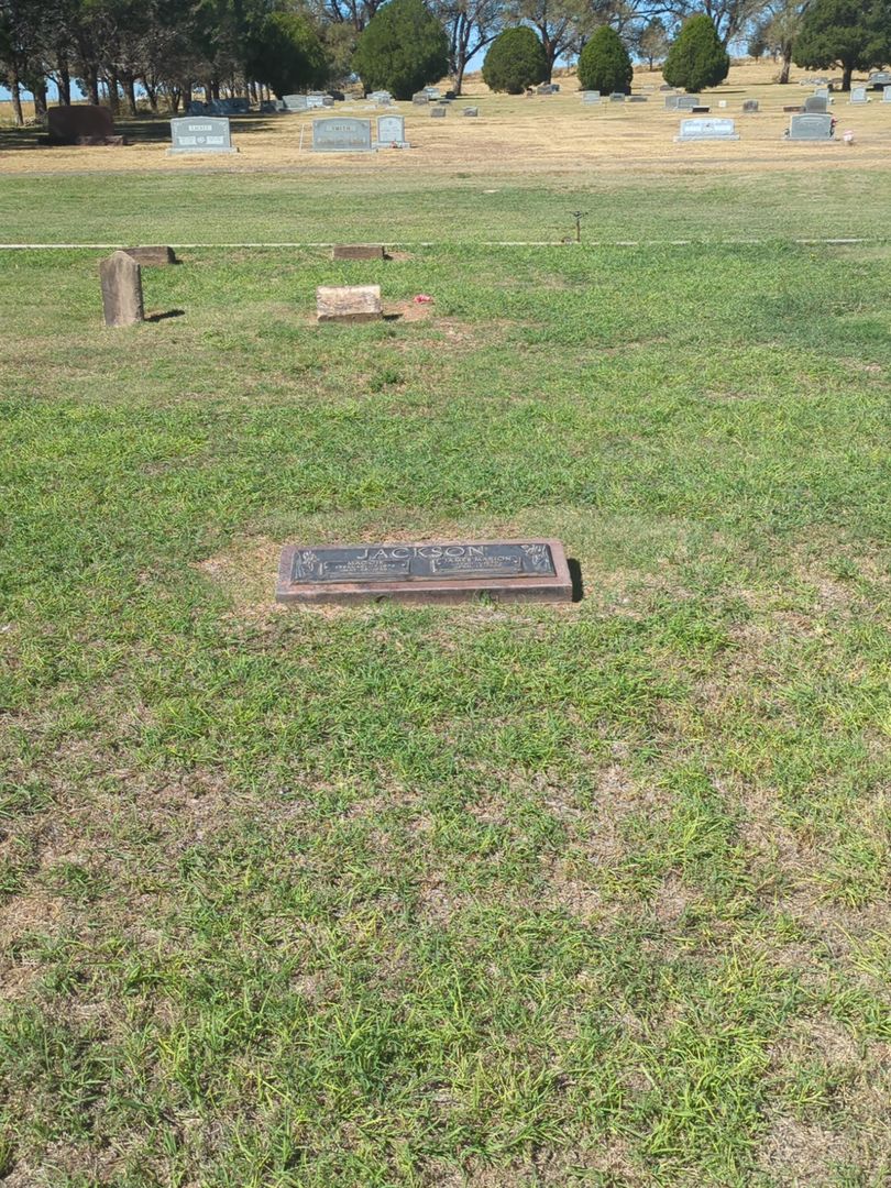 Maggie Jackson's grave. Photo 1