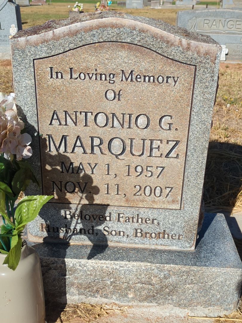 Antonio G. Marquez's grave. Photo 1