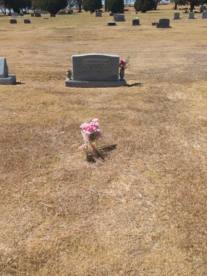 Sabrena Rea Galicia's grave. Photo 1