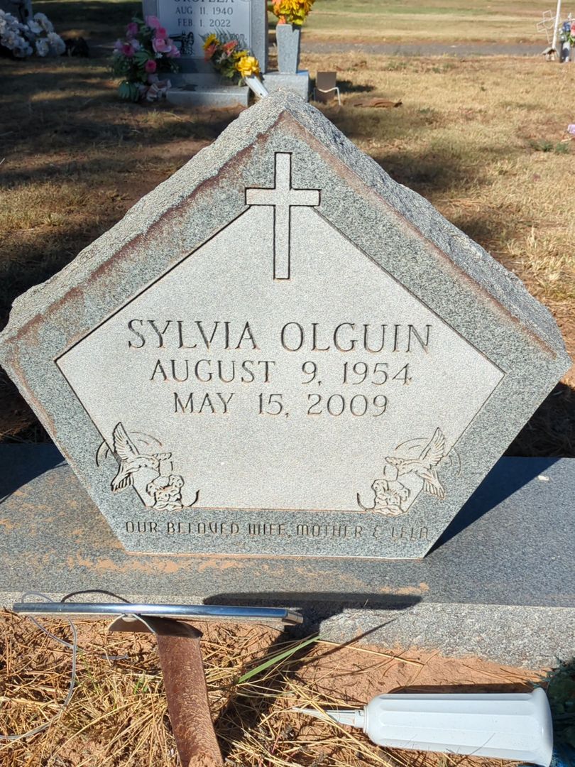 Sylvia Olguin's grave. Photo 1