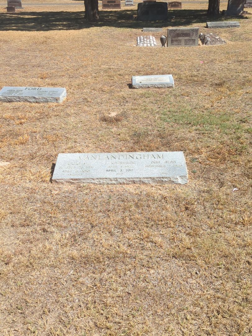 Flora Katherine Vanlandingham's grave. Photo 1
