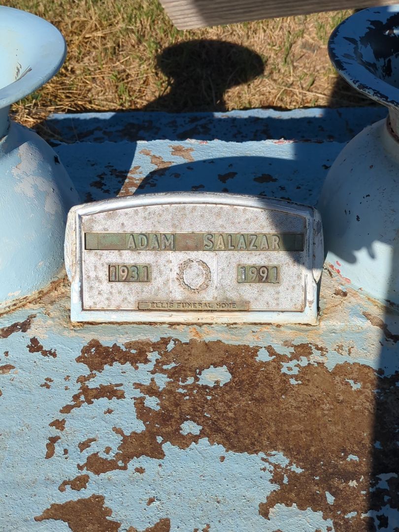 Adam Salazar's grave. Photo 1