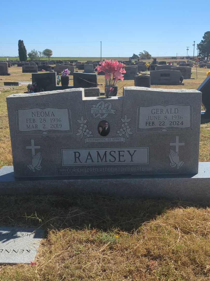 Gerald Ramsey's grave. Photo 1