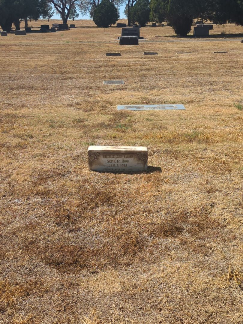 Ruthie Lee Lamb's grave. Photo 1