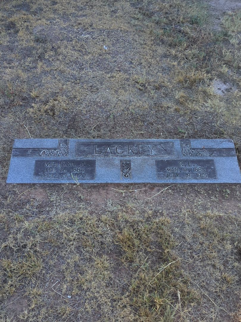 R. L. Lackey's grave. Photo 1