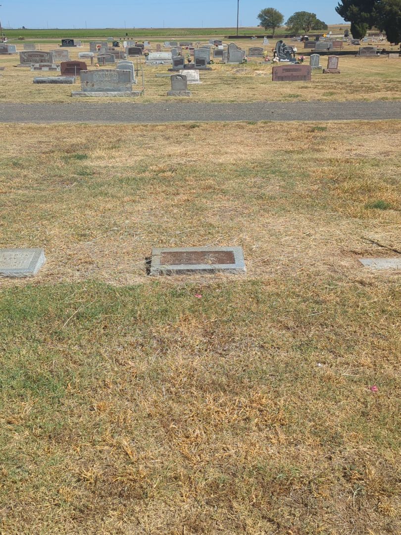 Lucille Embry's grave. Photo 1
