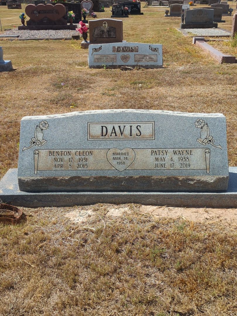 Benton Cleon Davis's grave. Photo 1